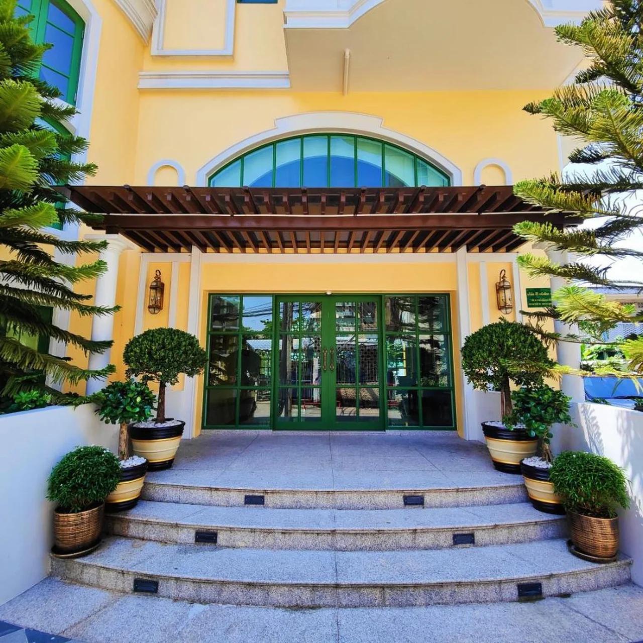 Siri Grand Bangkok Hotel photo