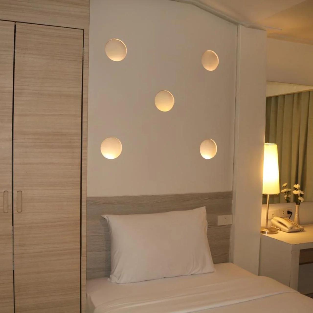 Sunshine Hotel & Residences photo