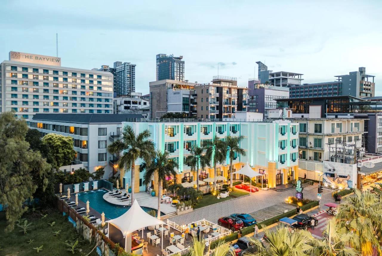 Wave Hotel Pattaya foto