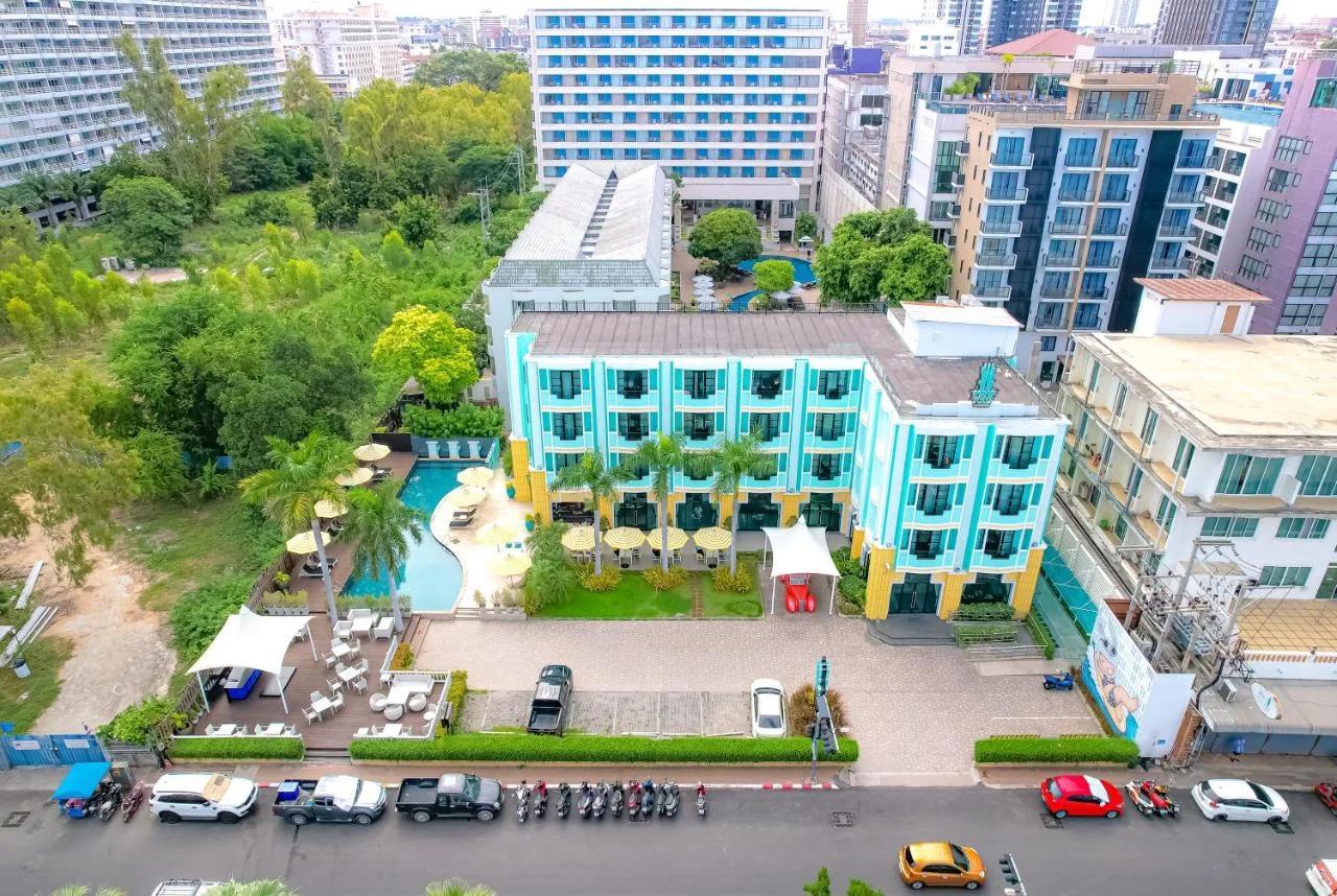 Wave Hotel Pattaya foto