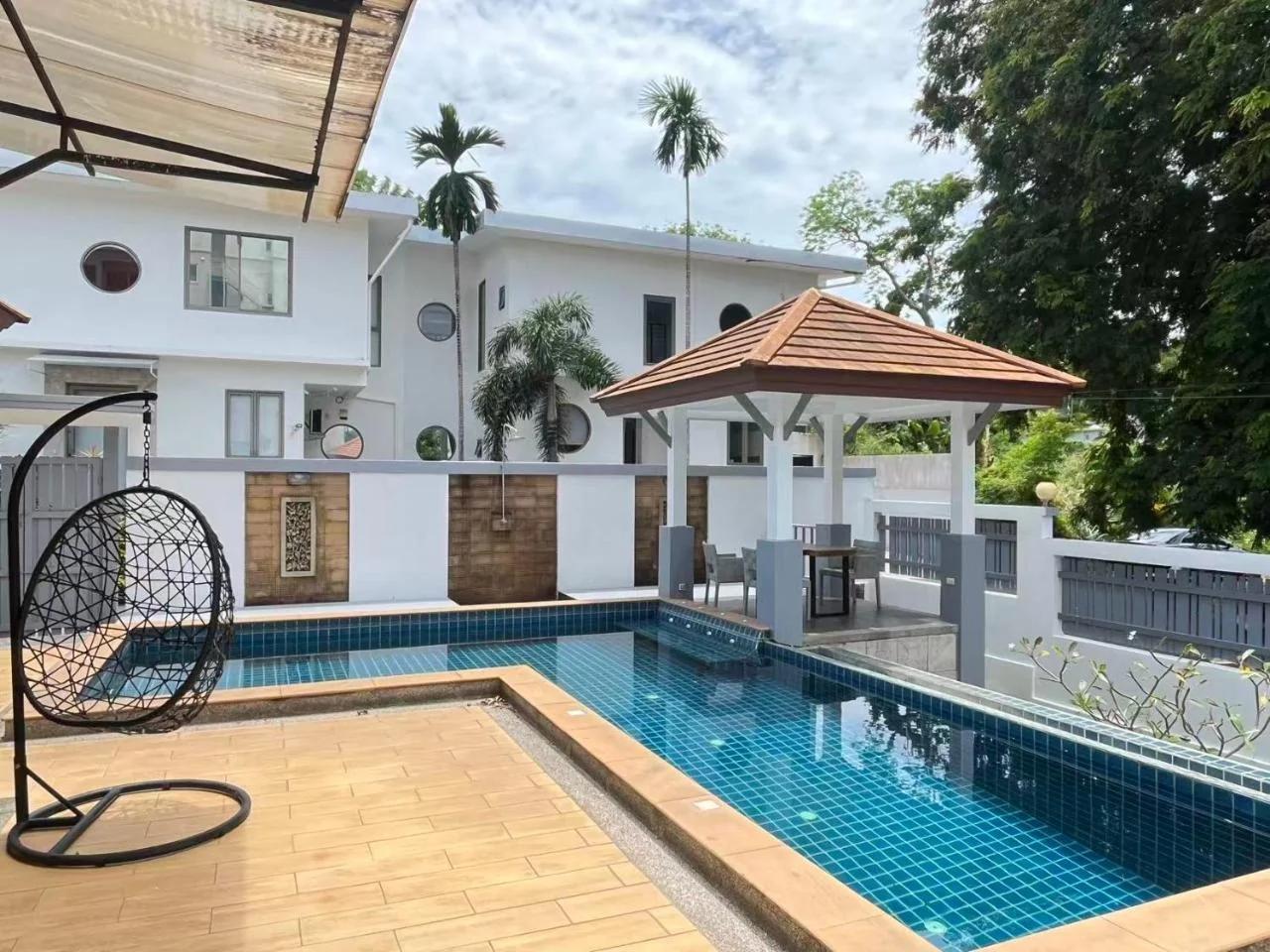 ZJ Garden Pool Villa photo