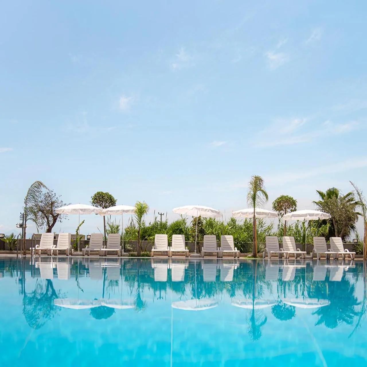 Laristone Suite Spa Hotel photo