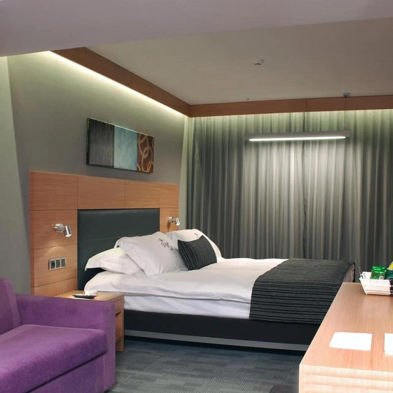 Met Hotel photo