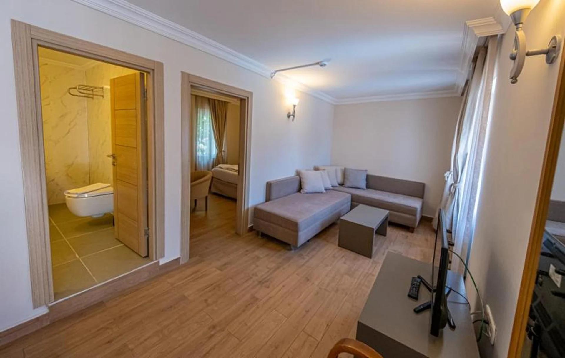 Moonshine Hotel Suites photo