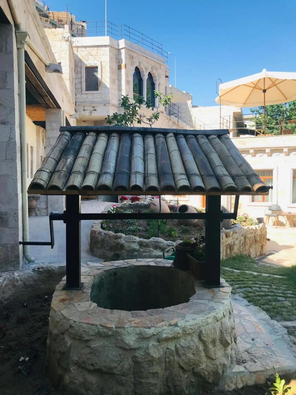 Sarnich Cave Suites photo