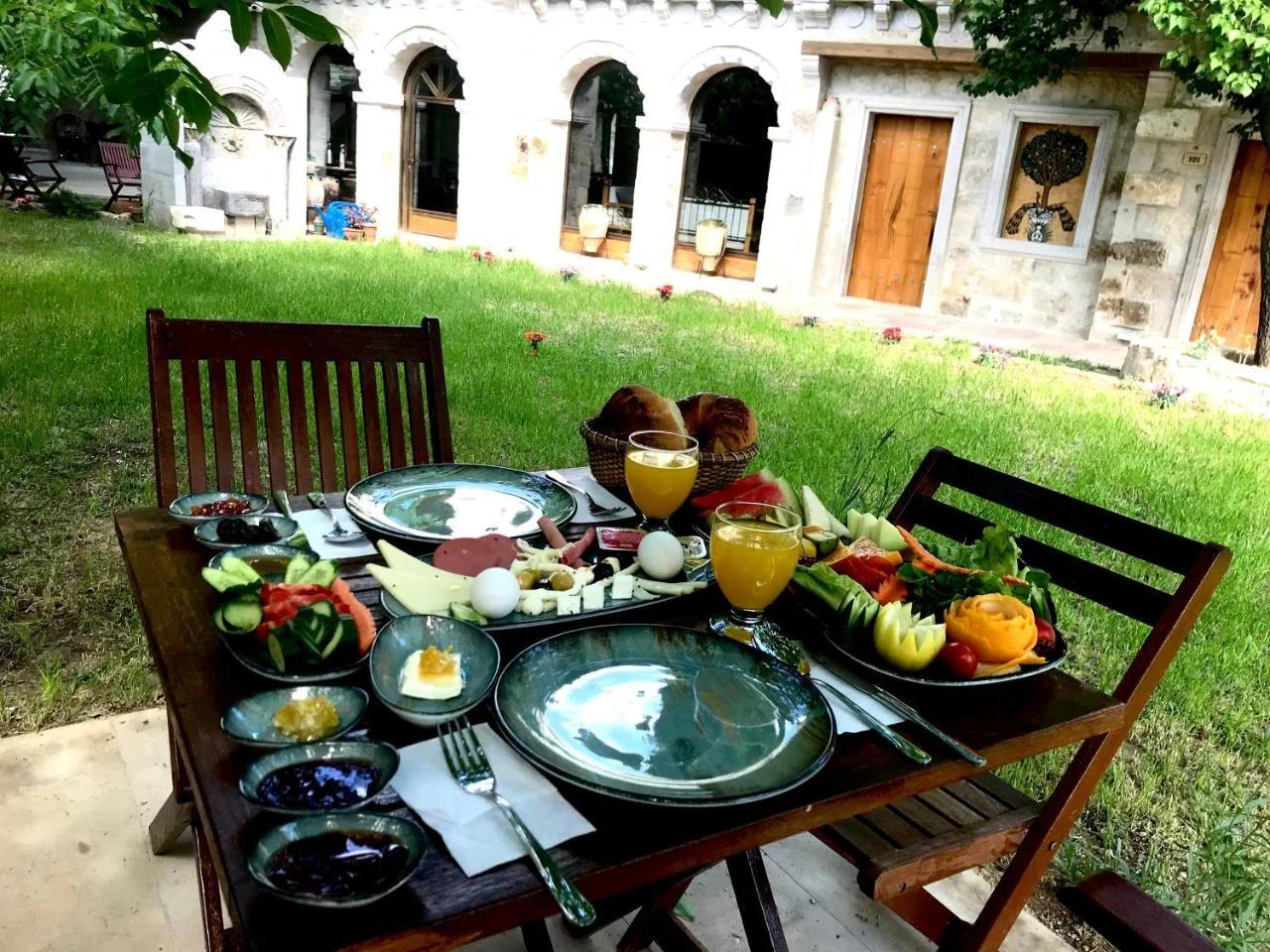 Sarnich Cave Suites photo