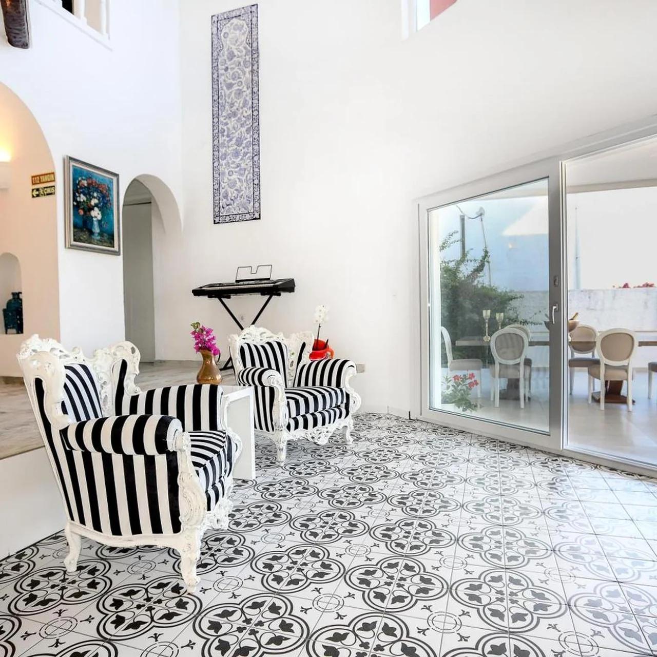 Flag Suites +12 photo