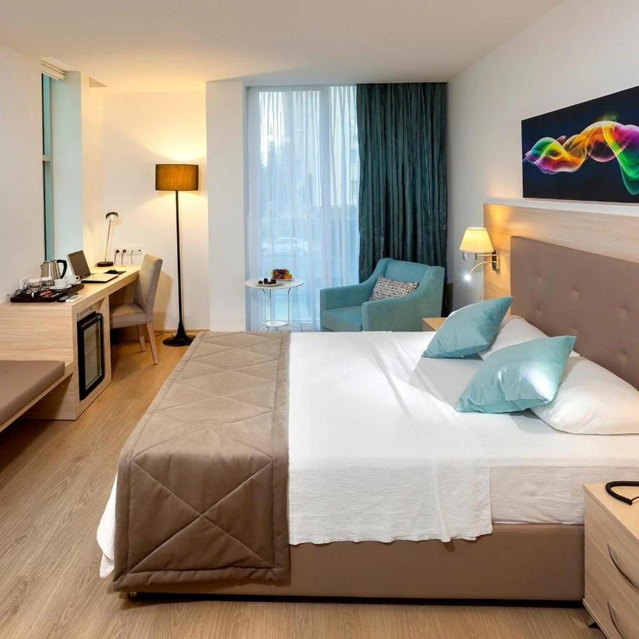 The Room Hotel & Apartments
