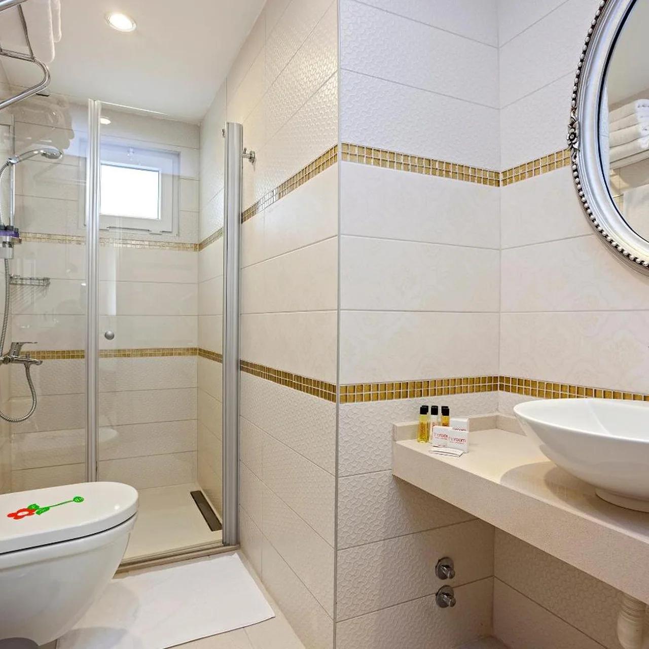 The Room Hotel & Apartments photo