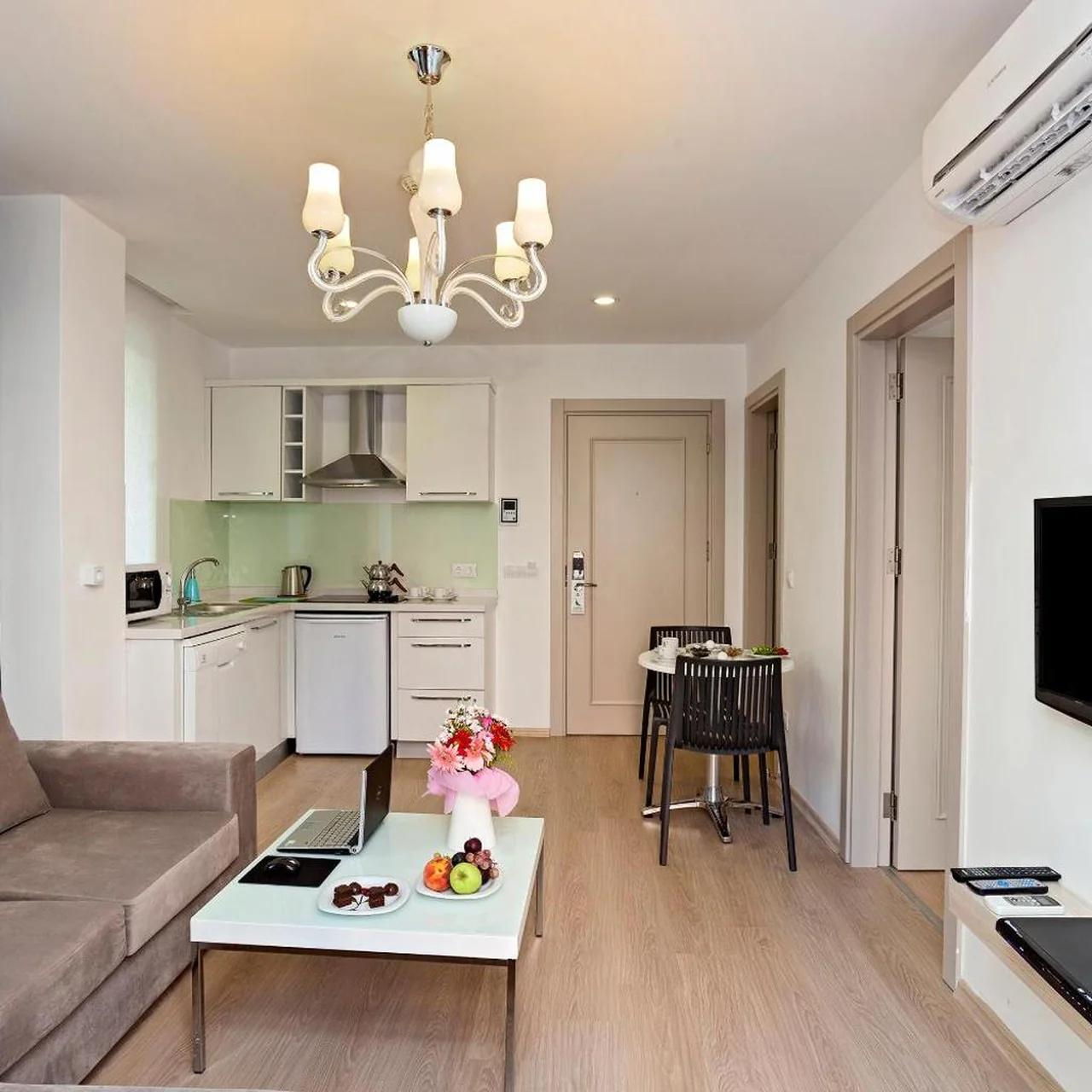 The Room Hotel & Apartments photo
