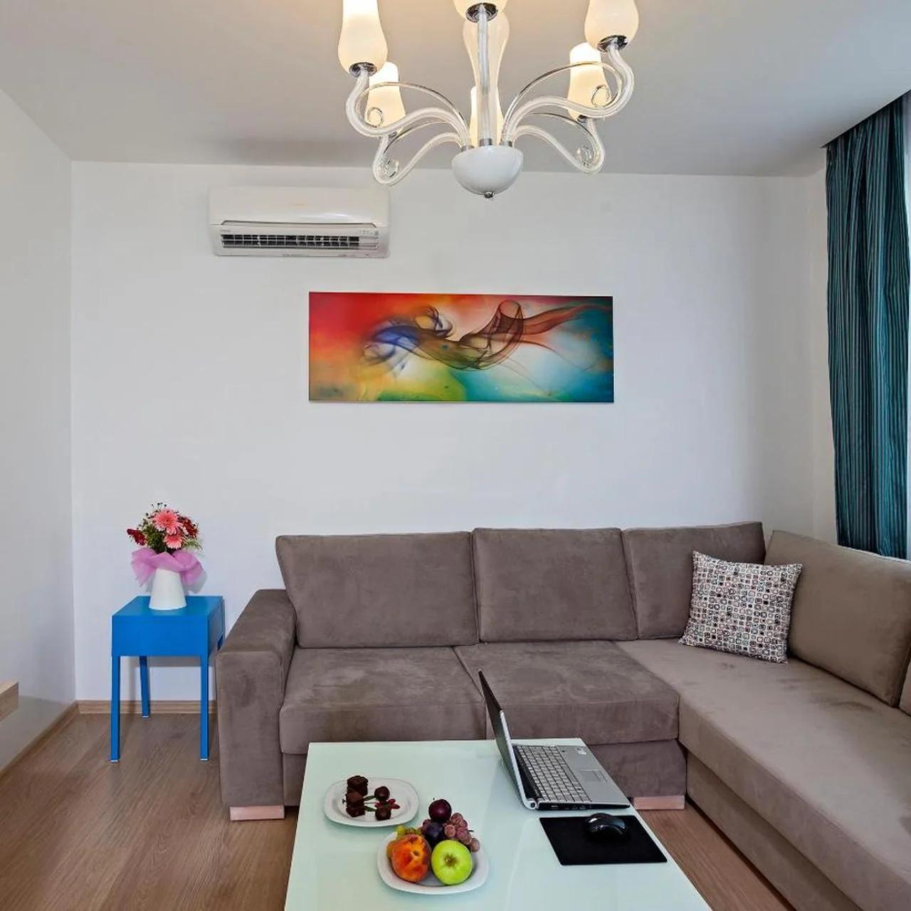 The Room Hotel & Apartments photo