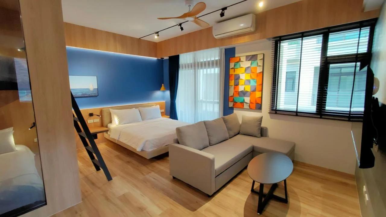 Riverbank Villa ll photo