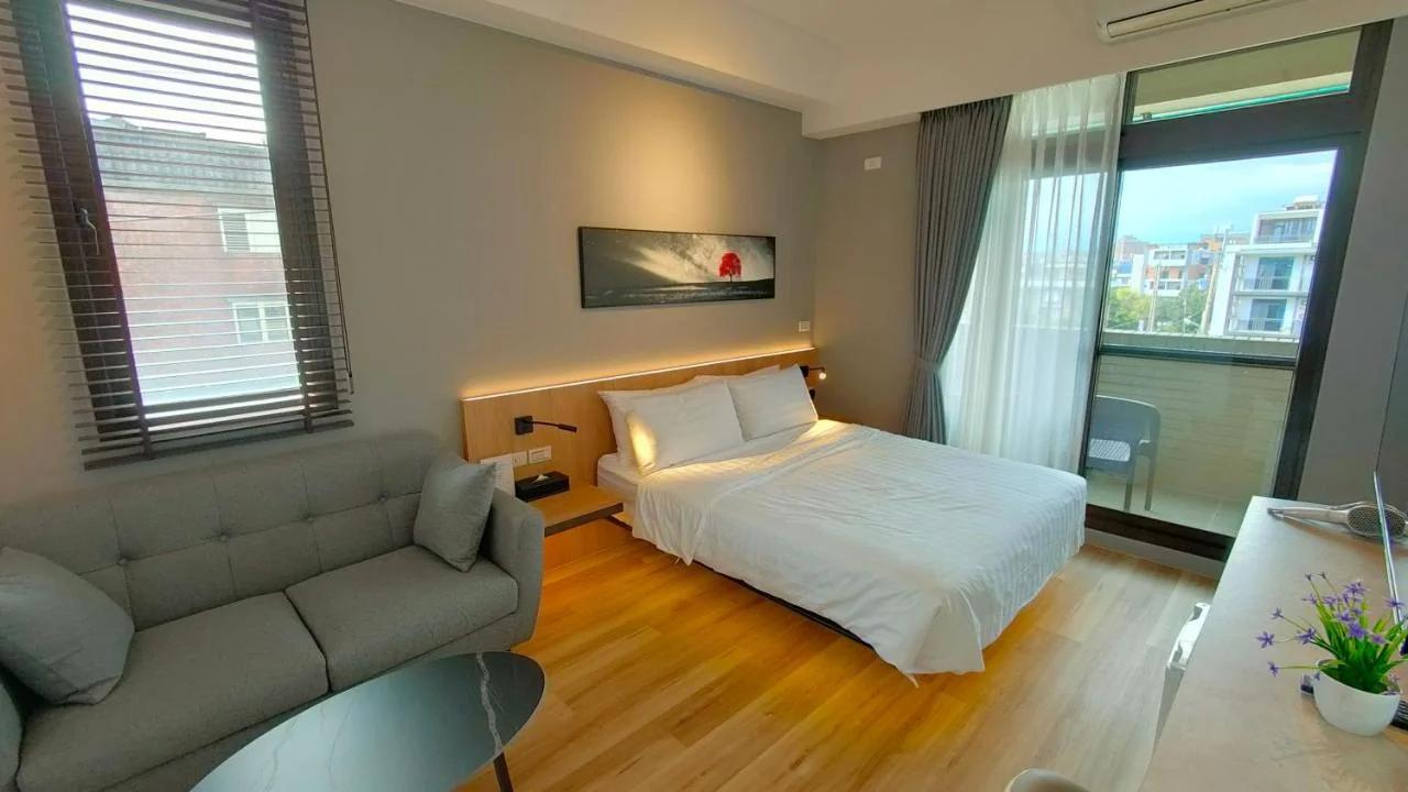 Riverbank Villa ll photo