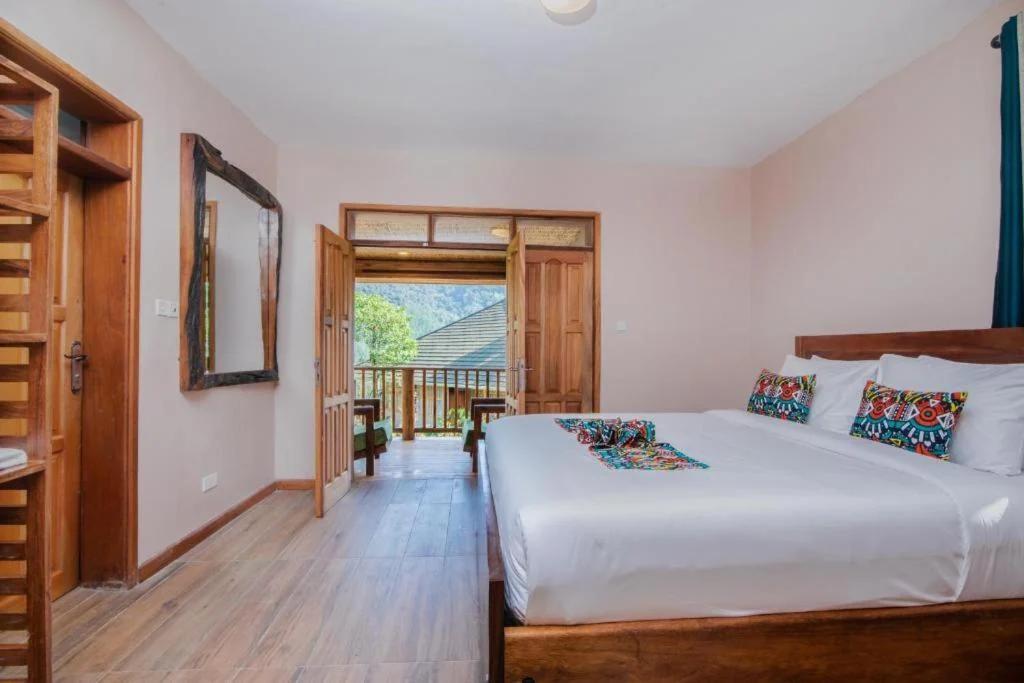 Gorilla Leisure Lodge photo