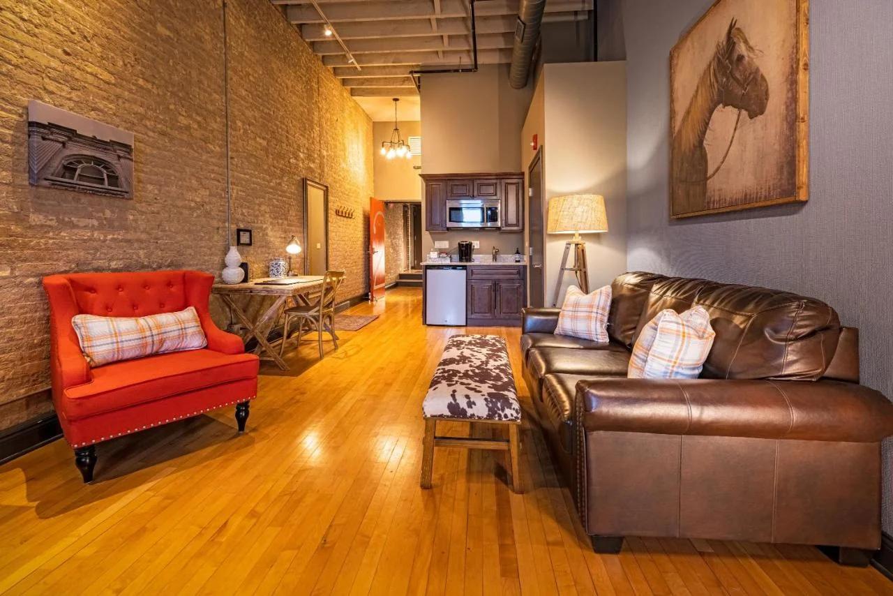 124 Lofts - Downtown Dundee - Walk to Dining photo