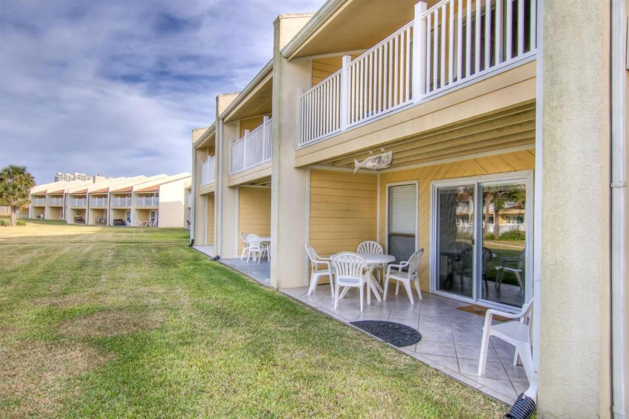 2 B, Three Bedroom Townhome photo