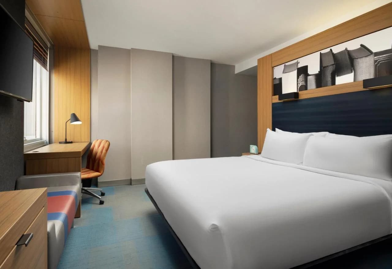 Aloft Chicago Downtown River North photo