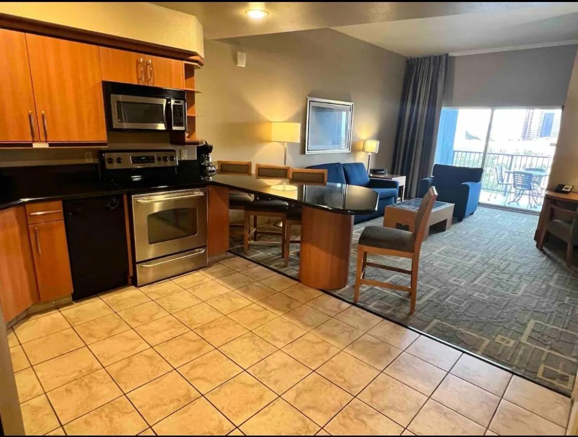 Apartment with Balcony at Platinum Hotel photo