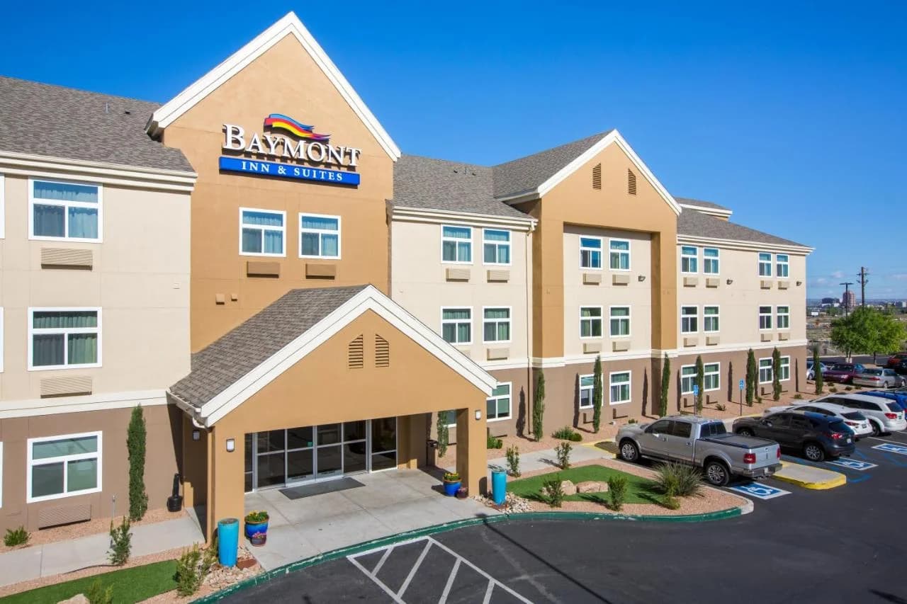 Baymont by Wyndham Albuquerque Airport photo