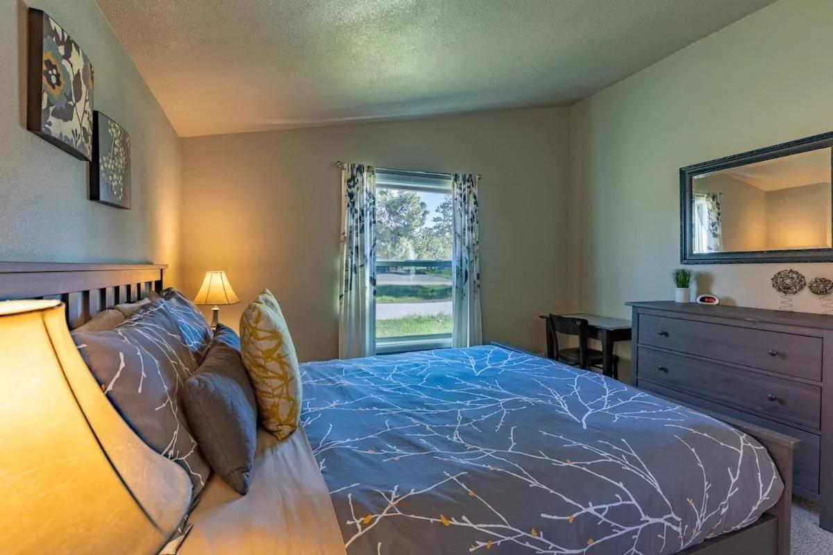 BEAUTIFUL Rustic Modern Remodel IDEAL Location!! photo