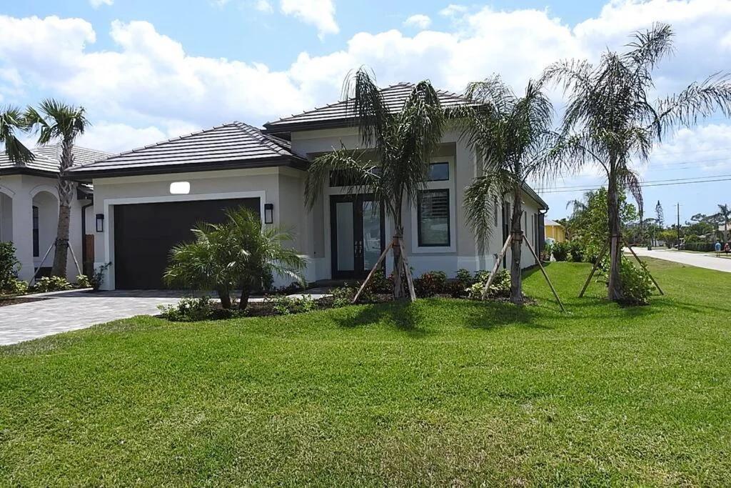 Bella Casa at the Beach 4 bd Rms 2 En-Suites photo