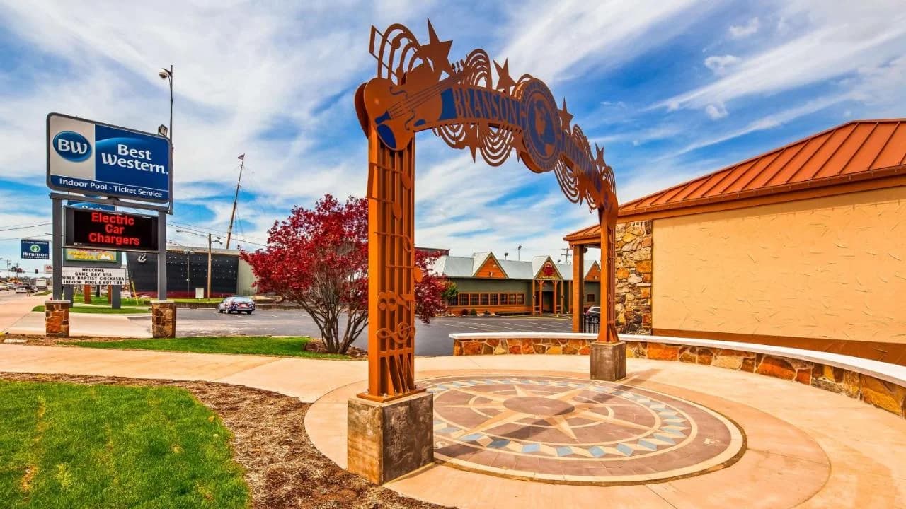 Best Western Center Pointe Inn photo