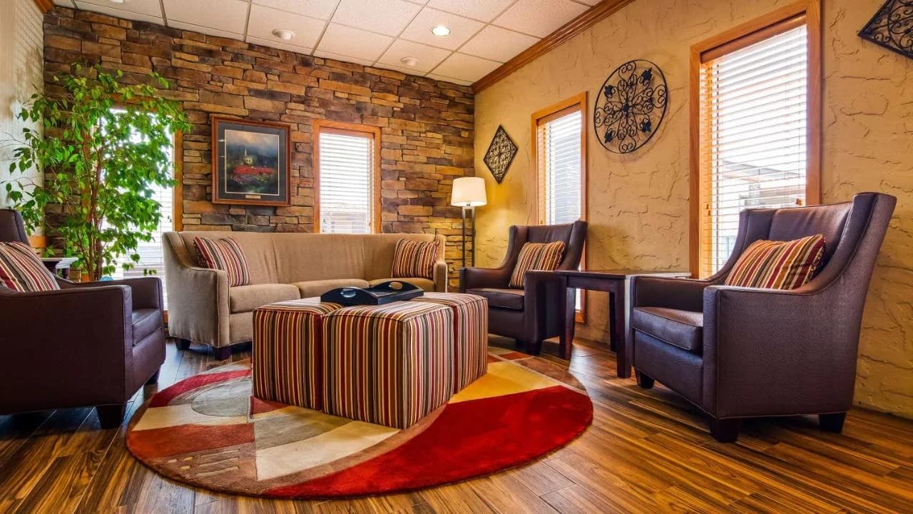 Best Western Center Pointe Inn photo