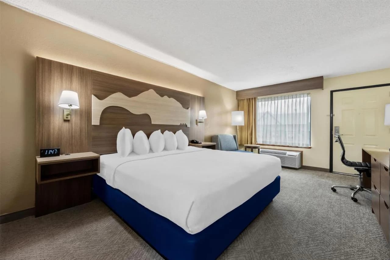 Best Western Center Pointe Inn photo