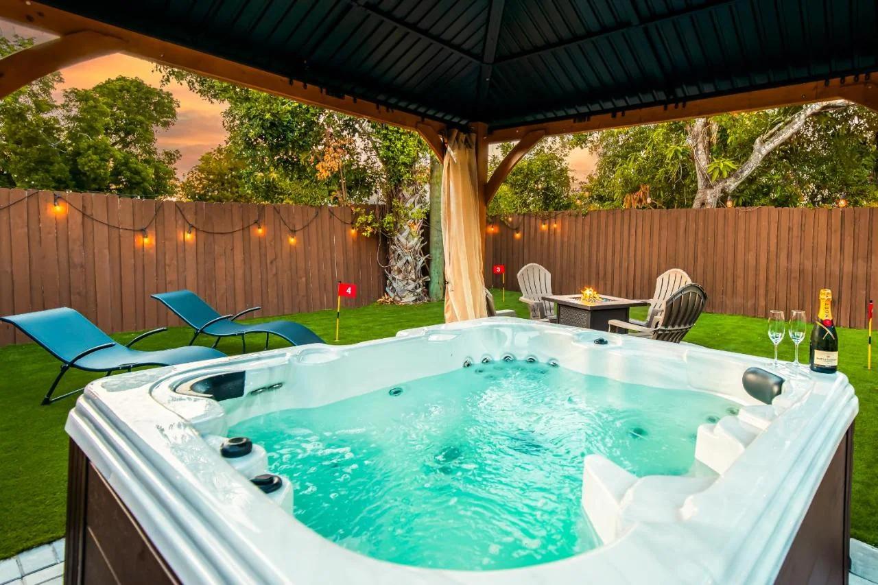 Brick Enclave with Mini Golf & SPA, 5mins to beach foto