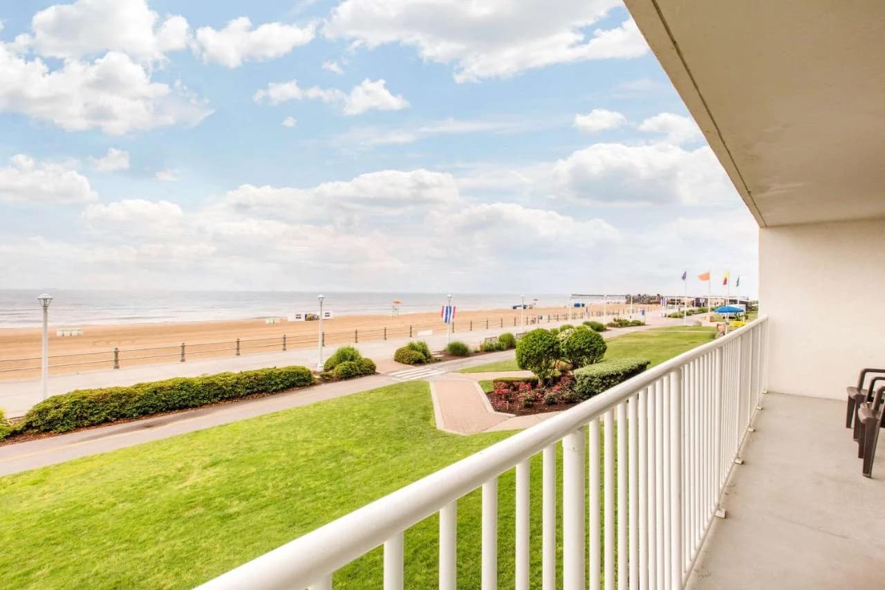 Coastal Hotel & Suites Virginia Beach - Oceanfront photo