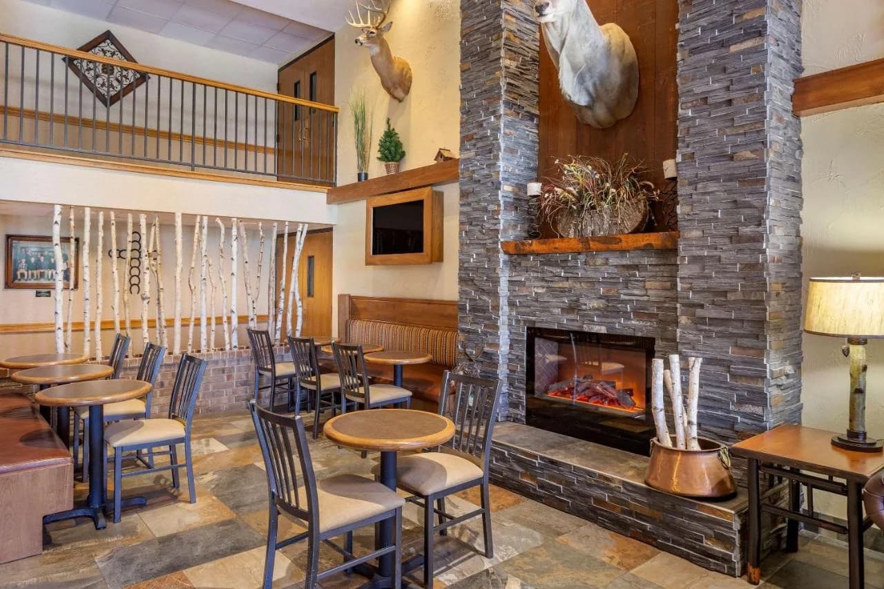 Comfort Inn at Thousand Hills photo