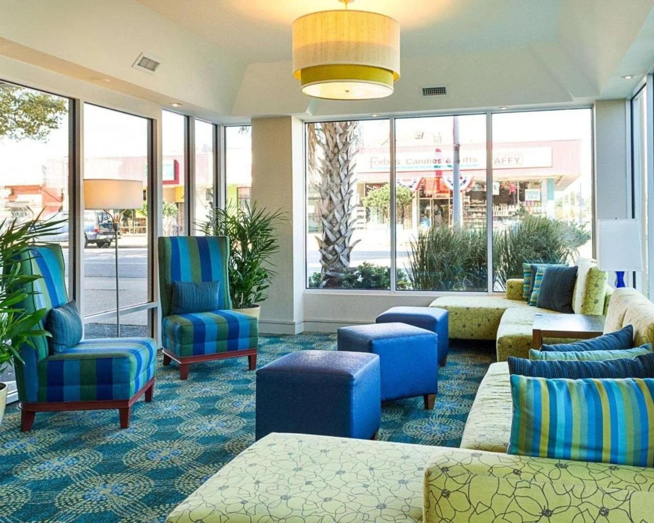 Comfort Suites Beachfront photo