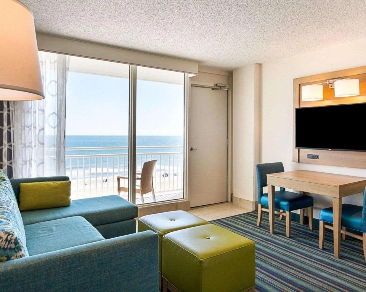 Comfort Suites Beachfront photo