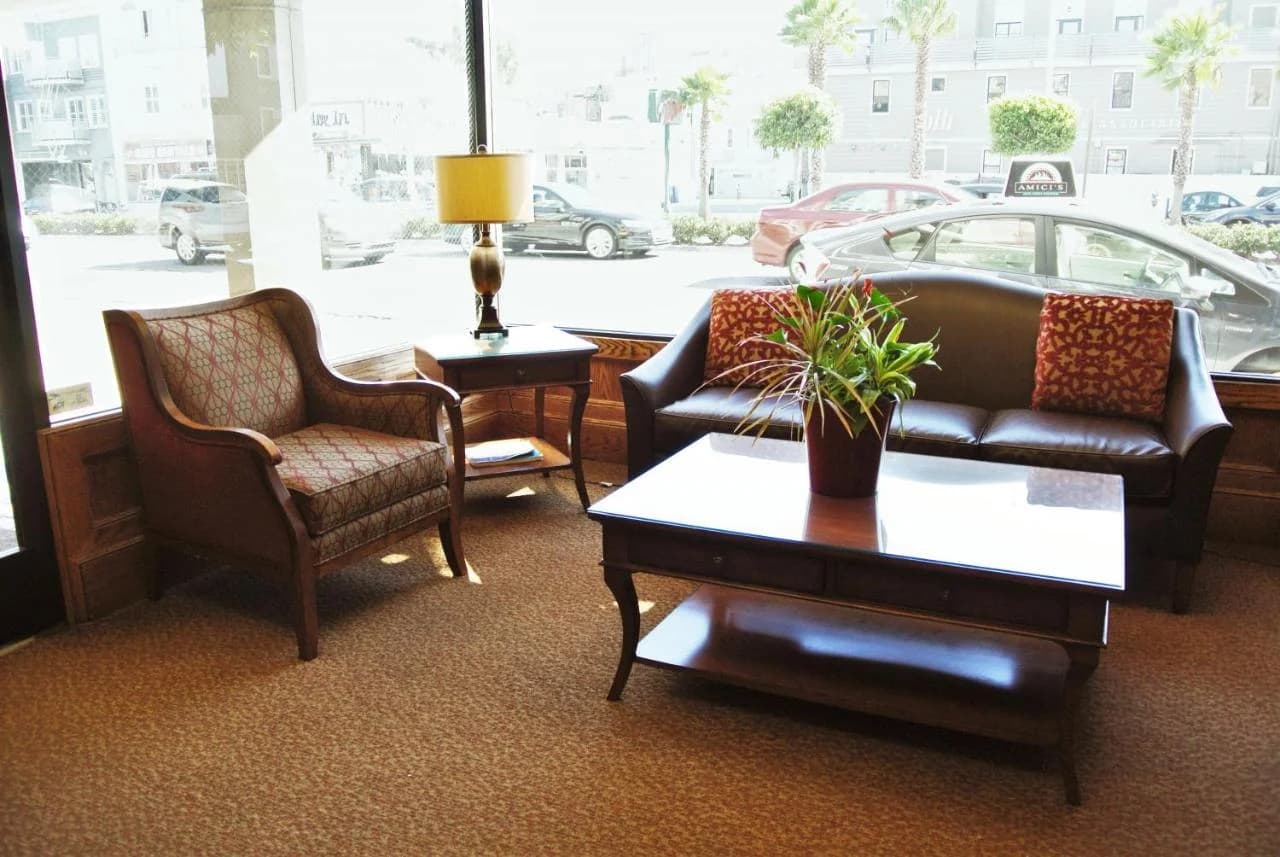 Cow Hollow Inn and Suites photo