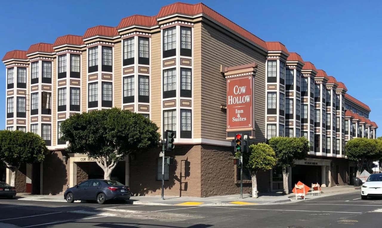 Cow Hollow Inn and Suites photo