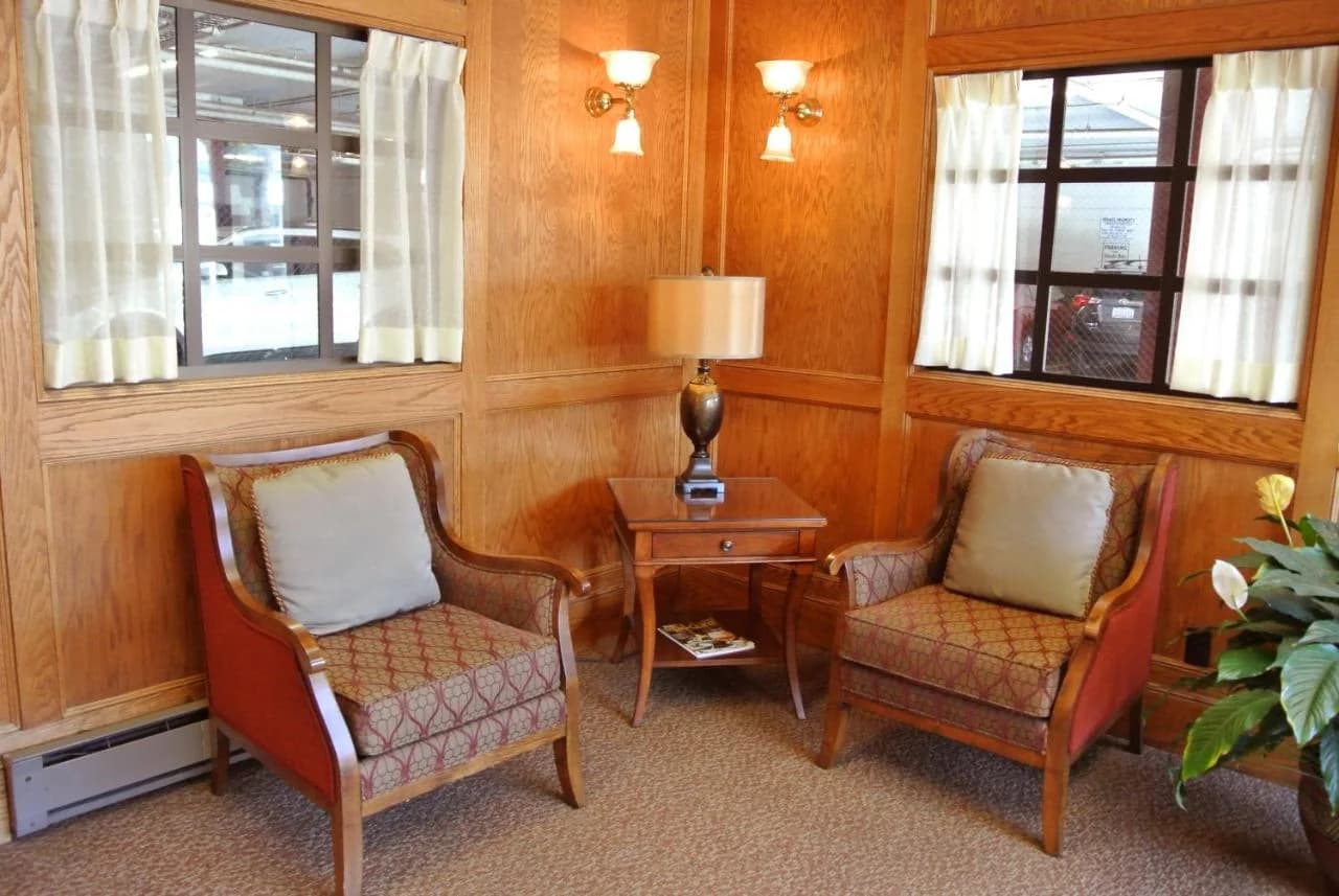 Cow Hollow Inn and Suites photo