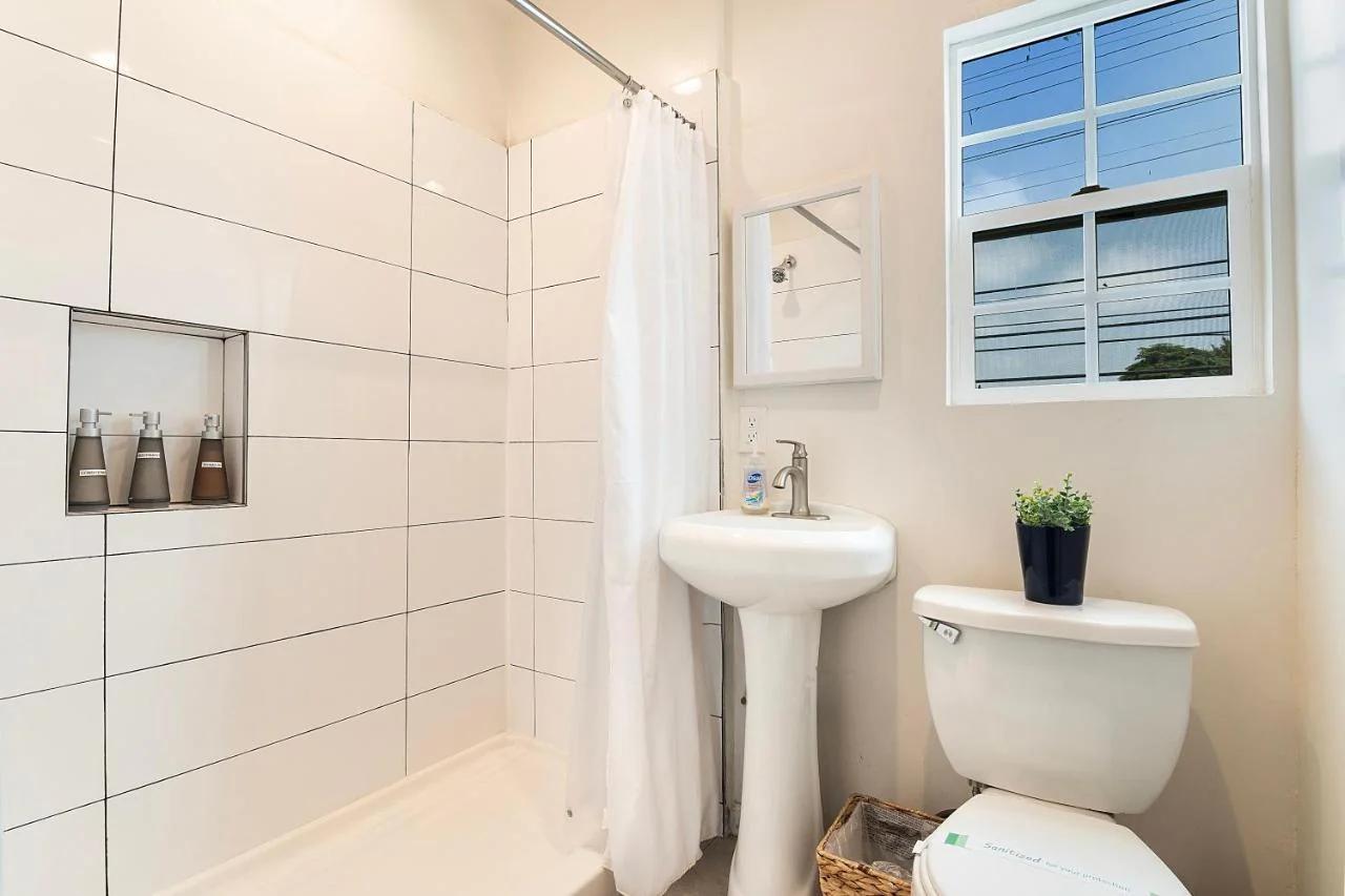 Cozy Studio Suite Near Beverly Hills for Two photo
