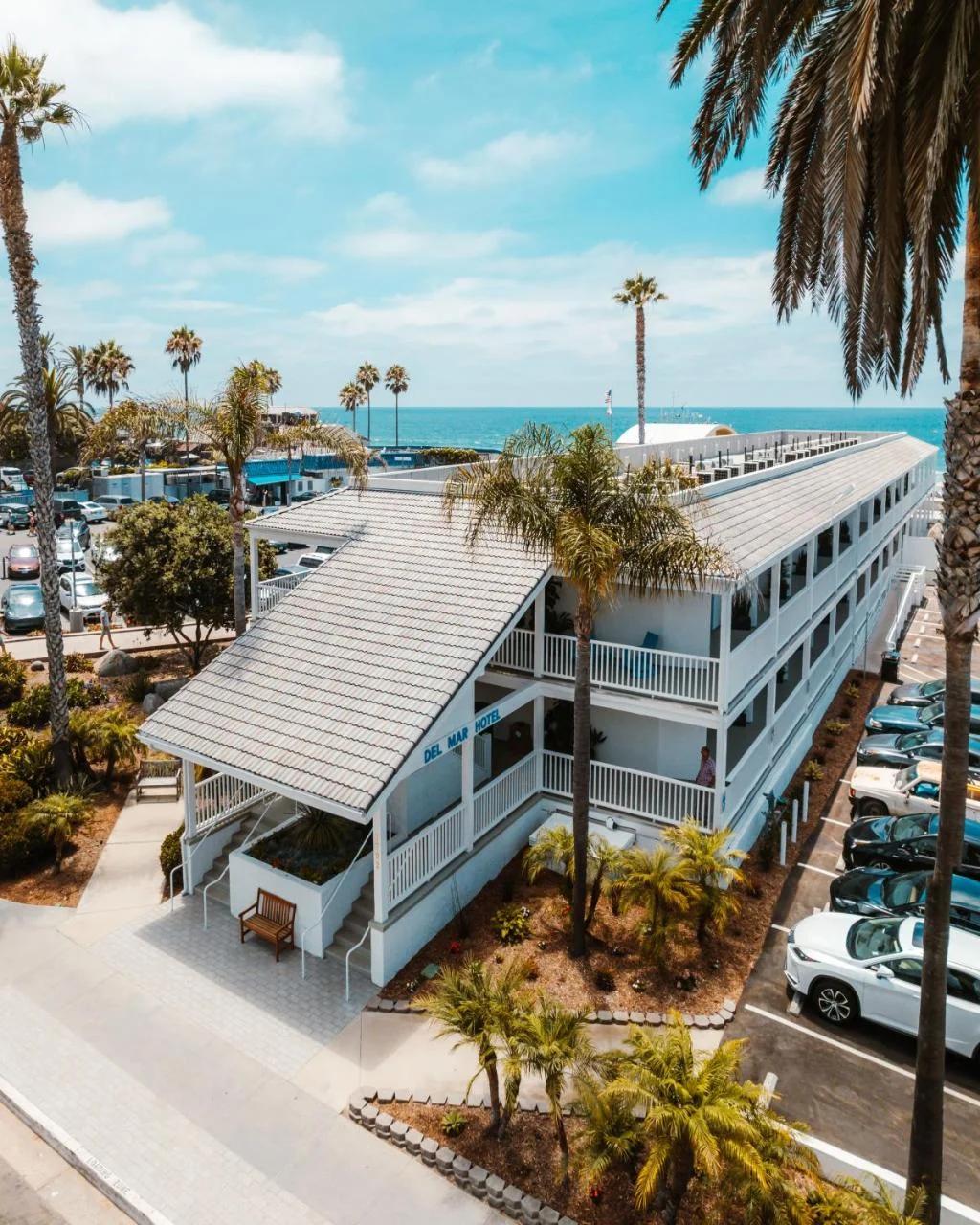 Del Mar Beach Hotel photo