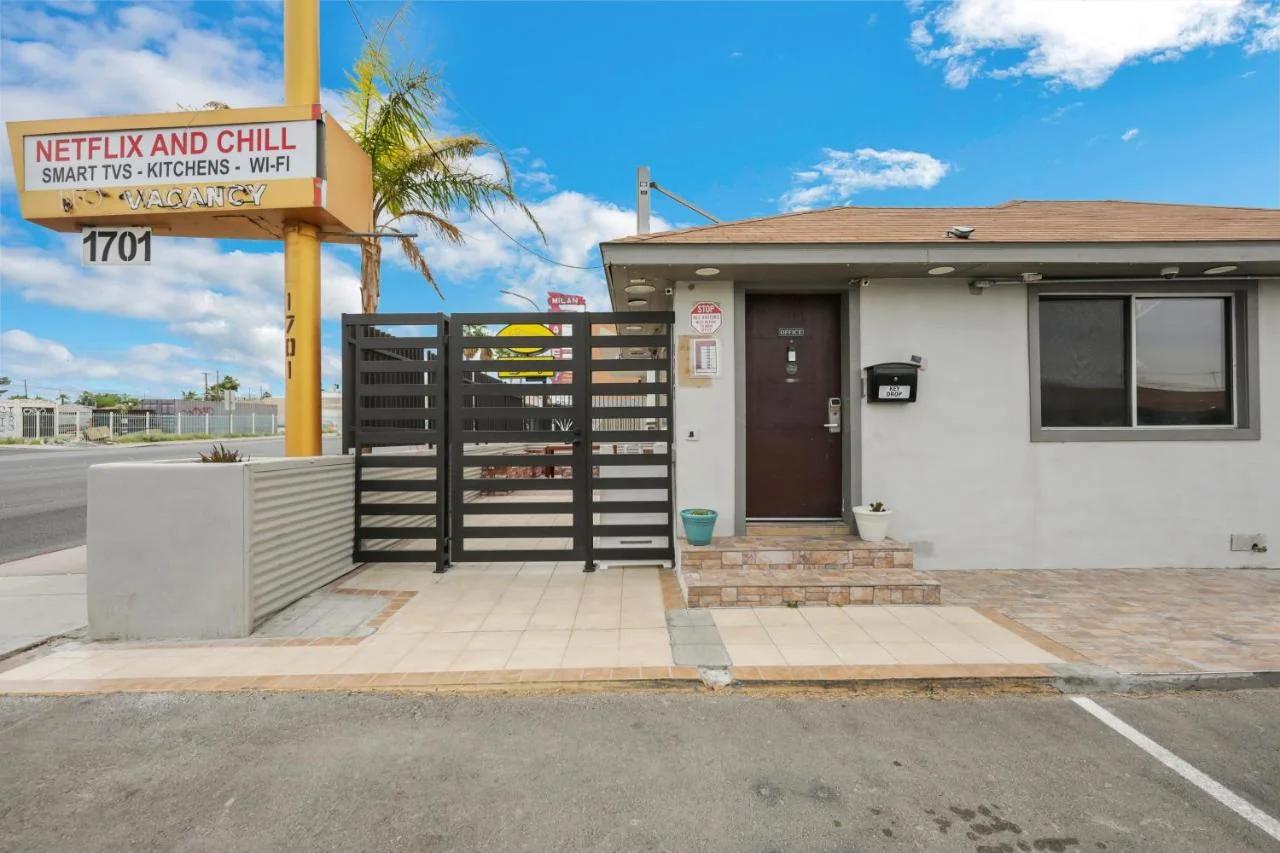 Desert Moon Motel photo