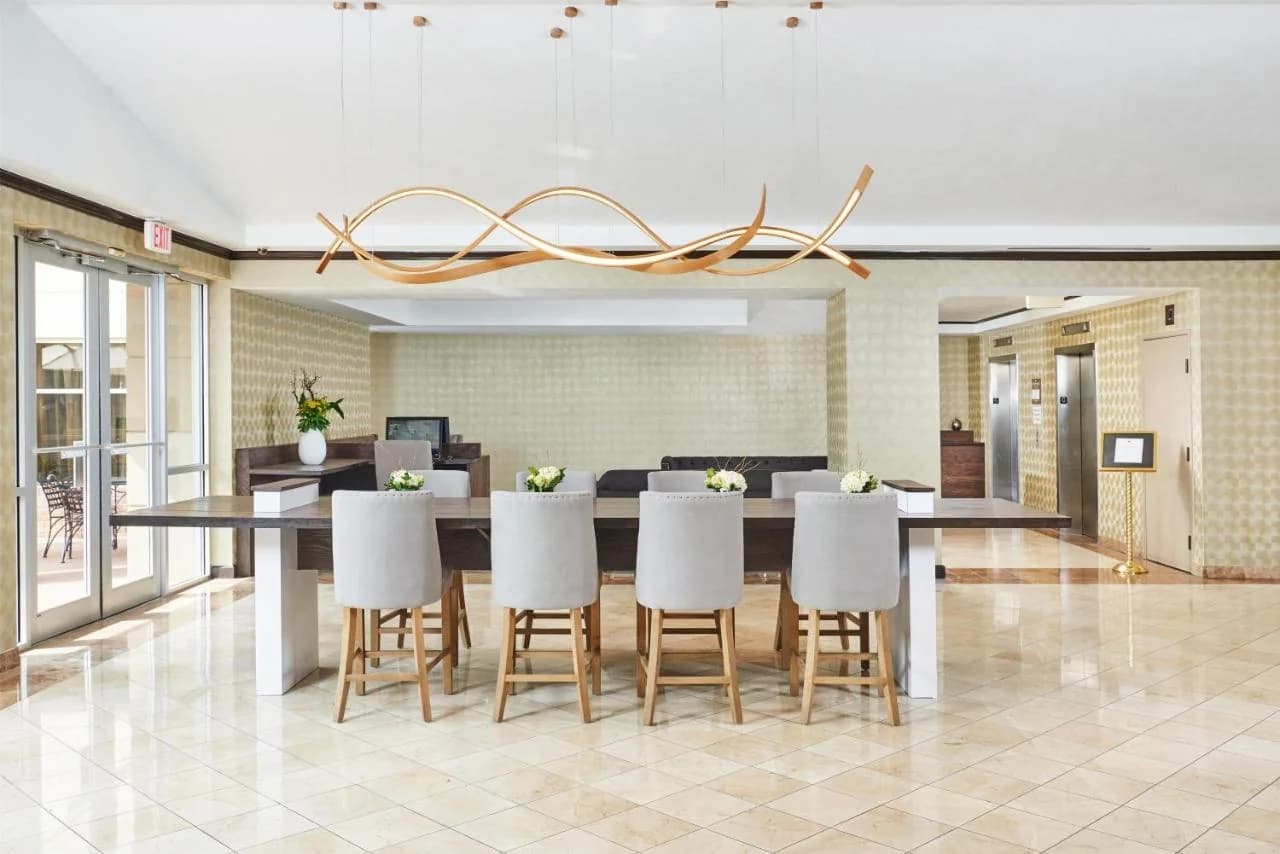 DoubleTree by Hilton Dallas Market Center photo