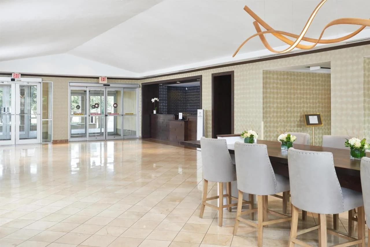 DoubleTree by Hilton Dallas Market Center photo