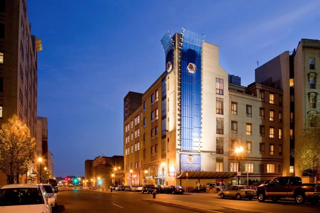 DoubleTree by Hilton Hotel Boston - Downtown photo