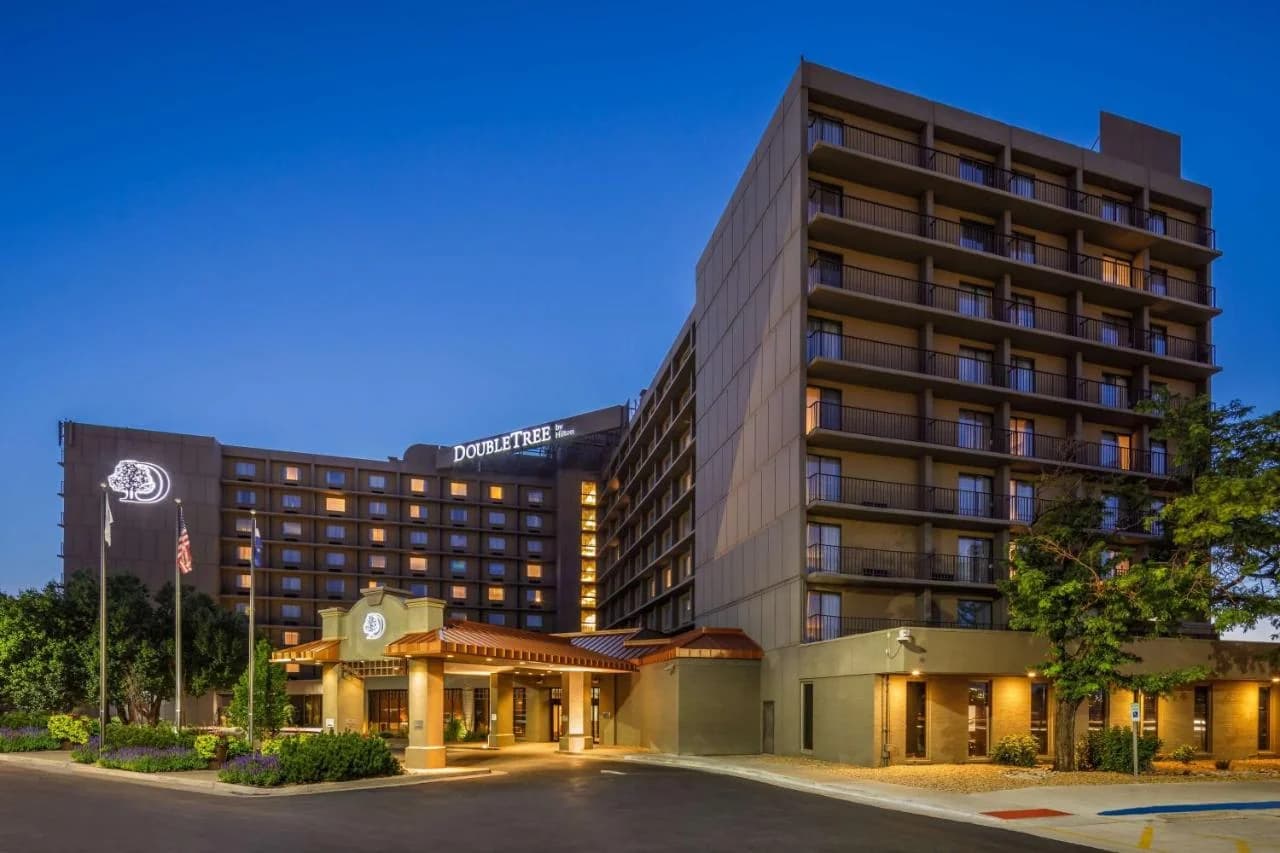 DoubleTree by Hilton Hotel Denver photo