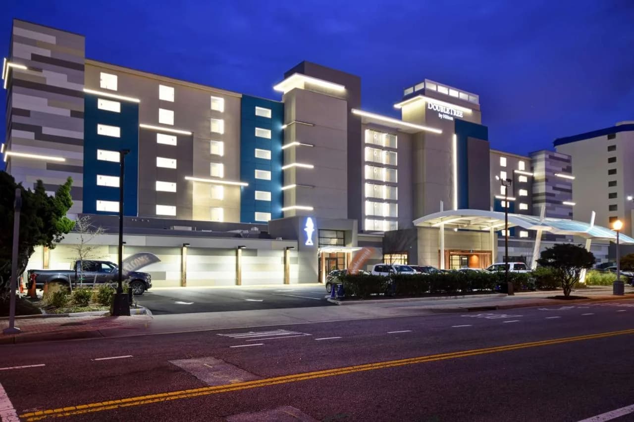 DoubleTree by Hilton Oceanfront Virginia Beach photo
