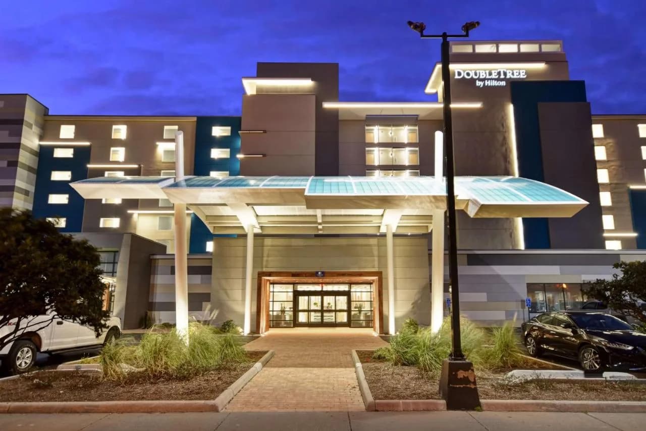 DoubleTree by Hilton Oceanfront Virginia Beach photo