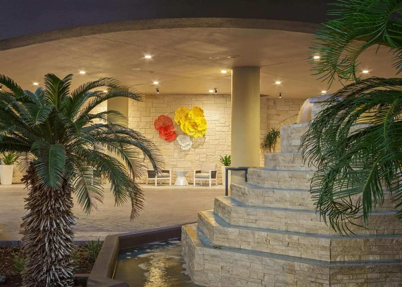 DoubleTree by Hilton San Antonio Downtown photo