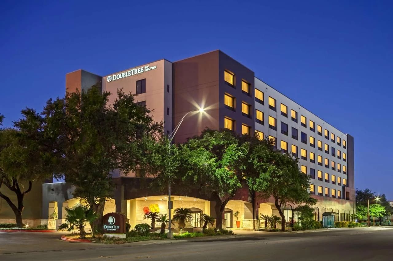 DoubleTree by Hilton San Antonio Downtown photo