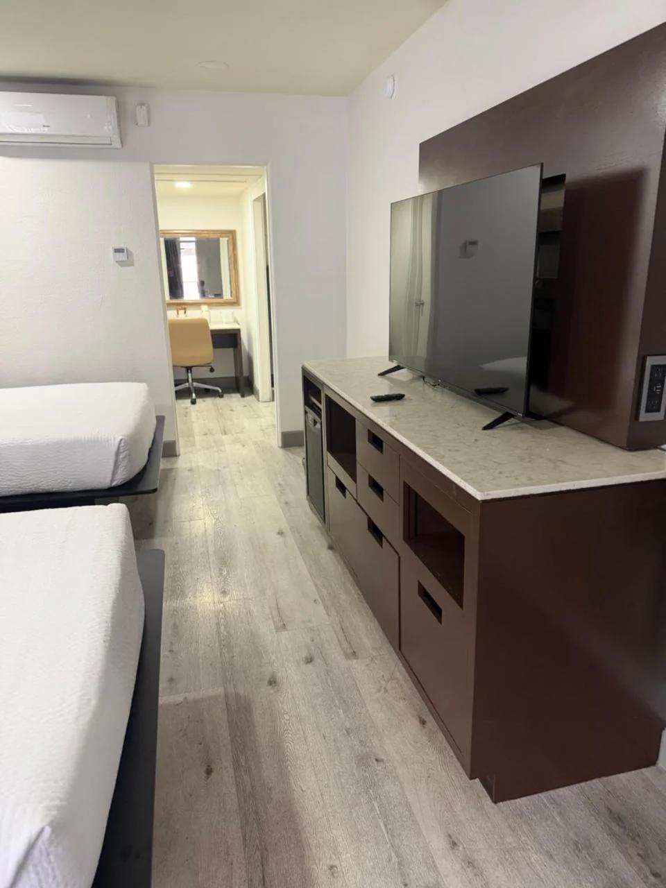 DTLV, a Baymont by Wyndham photo