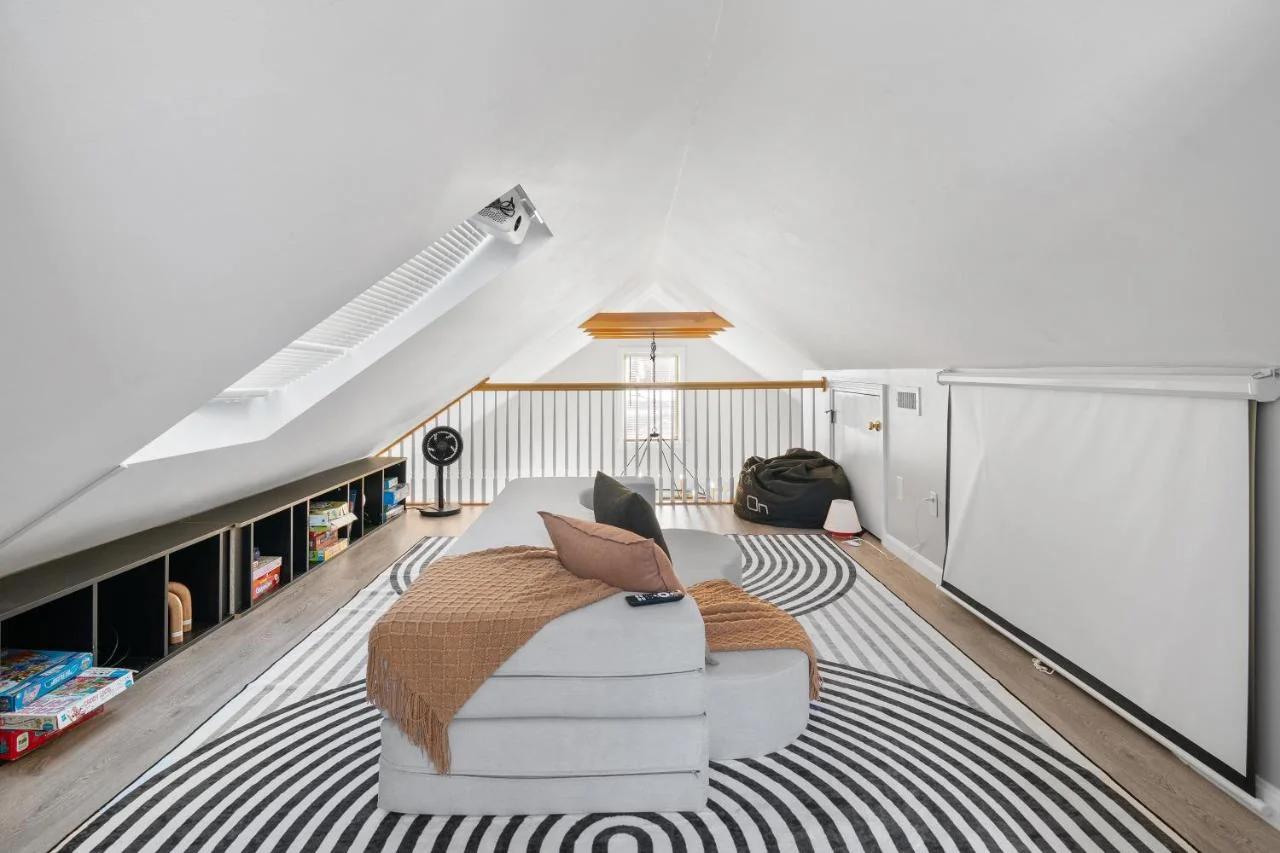 Duplex Rooftop at MIT Kendall Sq - 2 FREE Parking photo