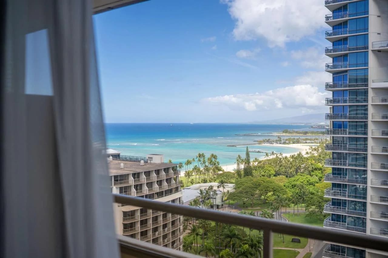 Embassy Suites by Hilton Waikiki Beach Walk photo